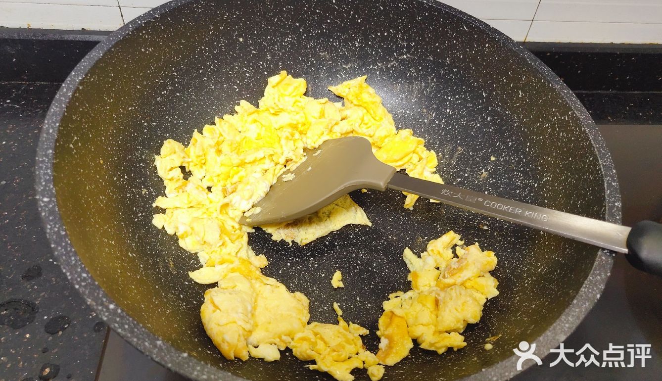 简易晚餐——非常开胃的老干妈鸡蛋炒拉面