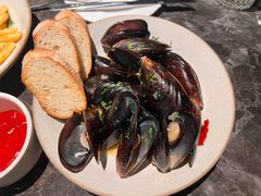 -LESCEDARS Brasserie Bistro香柏树