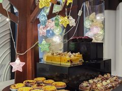 -亚洲国际大酒店·云顶阁旋转自助餐厅