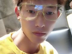 -Zsmart智尚酒店(上海轻纺市场定边路地铁站店)