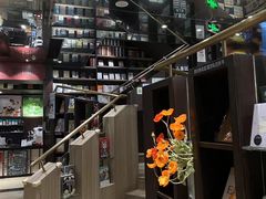 -钟书阁(群光广场店)