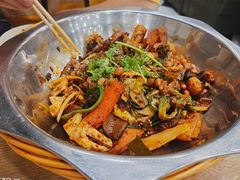 -愉肴麻辣香锅(中山路店)