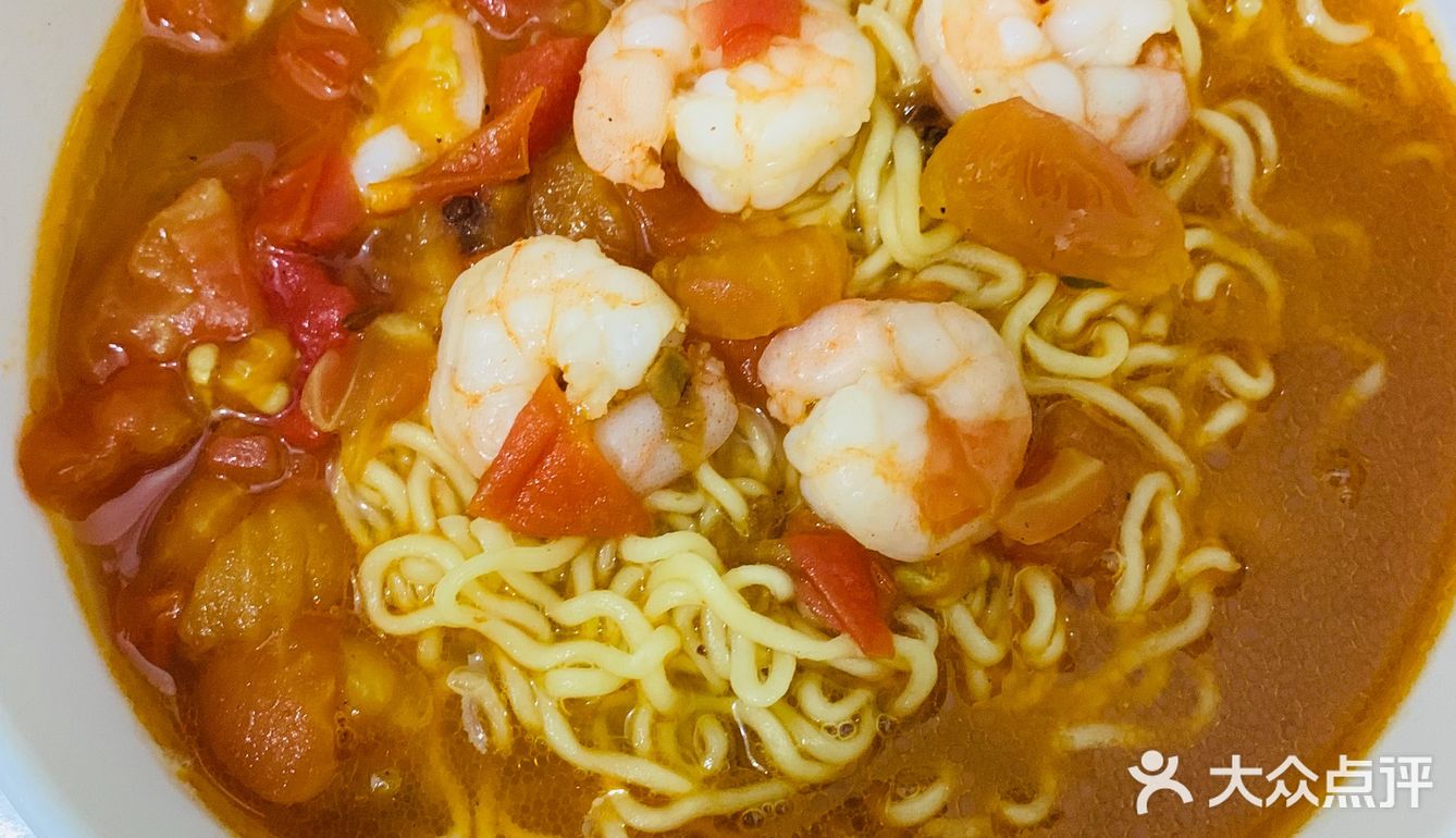 酸酸甜甜的番茄虾仁红烧牛肉面