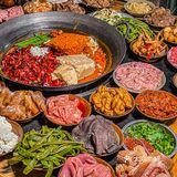 重庆居民楼下资格老火锅天天排队‼️土著N刷
