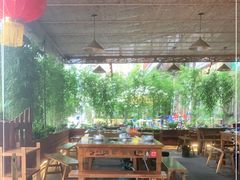 大堂-岳记兴隆·青城腊排铜火锅(融创店)