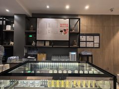 -汉庭优佳(上海娄山关路地铁站店)