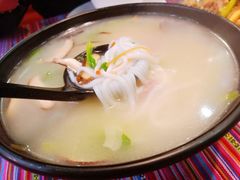 三鲜米线-香巴拉云南餐厅(华莱坞店)