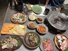 -草家酱蟹炭火烤肉店(珲春南路一店)