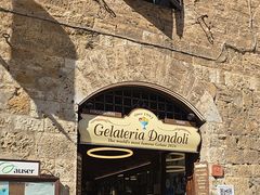 -Gelateria Dondoli