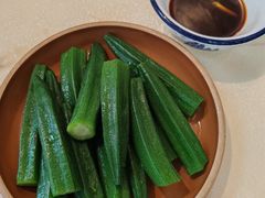 -猪三哥肥肠鸡川菜小炒