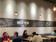 大堂-HELLO 27 意面·沙拉·帕尼尼