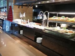 自助取餐区-惠州皇冠假日酒店·西餐厅·自助餐厅