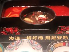 -老牌坊云南鱼豆花火锅(哈西万达店)
