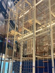 -PIPIKINGDOM皮皮王国欢乐号(欢乐海岸购物中心店)