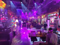 -喜鹊音乐酒馆(西街店)