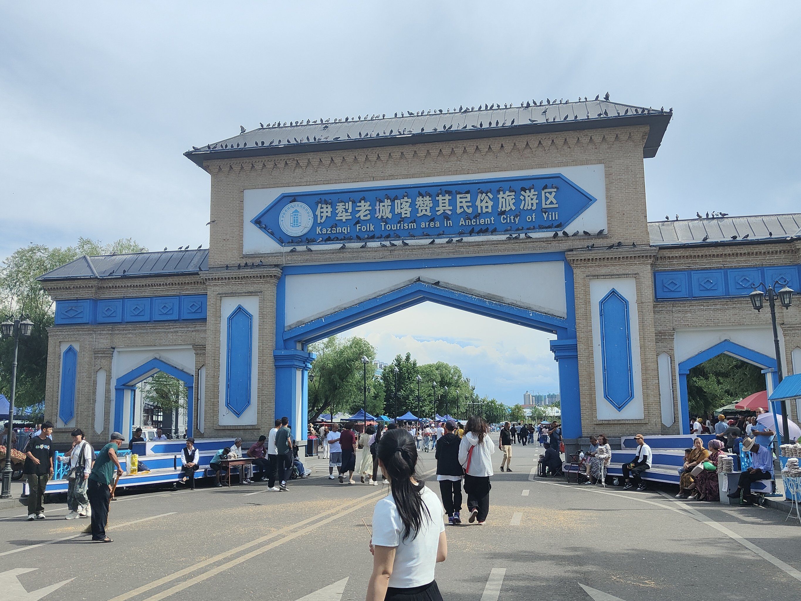 喀攒其逛了一圈下来,是有很多蓝房子,但是缺少制高点观看全景,就比不
