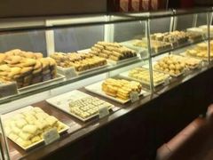 面包甜点陈列柜-百饼园(南后街店)