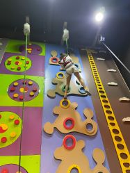 -蹦贝运动中心·蹦床·攀岩·闯关(龙岗店)