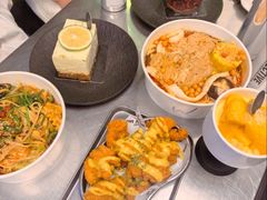 -W COLLECTIVE  DESSERT SHOP