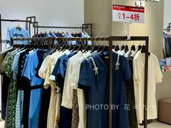 -王府井奥莱临潼小镇(临潼店)