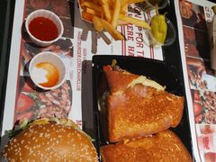 -The Habit Burger Grill 哈比特汉堡(复兴soho店)