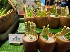 -雍容荟帝王蟹活龙虾展台自助(IFS黑金店)