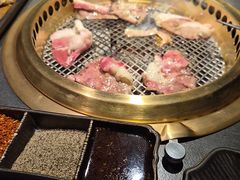-铭牛烧肉·和牛海鲜自助(高新月牙湖店)