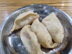 -黄阿姨锅贴大王(万航渡路店)