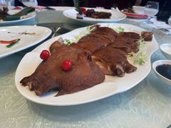 脆皮小乳猪-亢龙太子酒轩(东湖店)