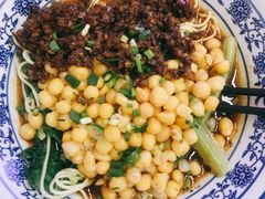 豌豆杂酱面-渝之汇牛肉豌杂面