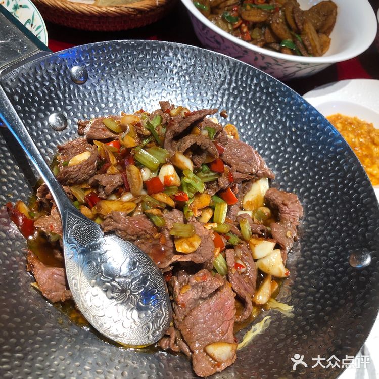 这家店的干锅牛肉做的就是好吃！