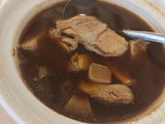 肉骨茶的湯-新峰肉骨茶
