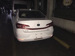 -弘仁宝佳比亚迪4S店(宝山旗舰店)