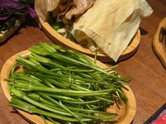 -慢丽江·云南野生菌土鸡锅(西山店)