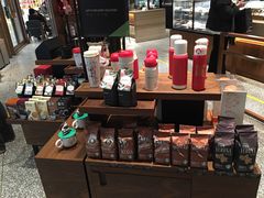 零售区-星巴克臻选(北京颐堤港中心第二店)