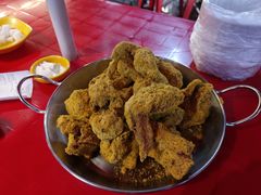 -BHC炸鸡(明洞总店)