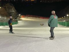 -采薇庄园四季滑雪场