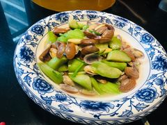 -铜锣湾·有麝自然香(渝北财富中心店)