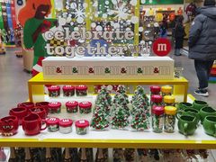 -m豆巧克力世界(上海世茂广场店)