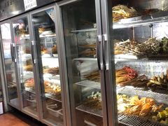 面包甜点陈列柜-三番火辣串串香(总店)