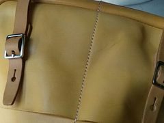 -京伟修鞋洗鞋奢侈品皮具护理店