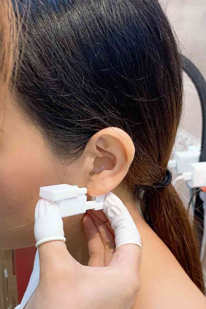 花师傅专业穿耳洞打耳洞正佳广场店