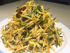 -老码头黑皮肘子锅包肉(赣水路店)