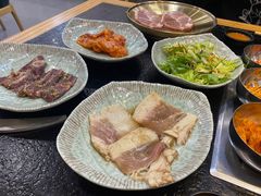 -臻牛烤肉