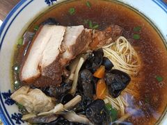-聚笼鲜美食(凤凰街店)