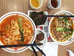 -顺溜·手工刀削面·黑金店(铜锣湾店)