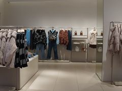 -URBAN REVIVO(欢乐海岸购物中心店)