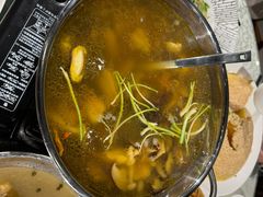 土鸡菌菇汤-芭茅轩餐厅