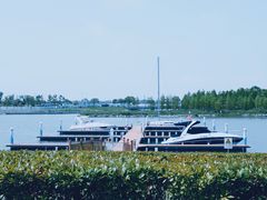 -上海滴水湖皇冠假日酒店