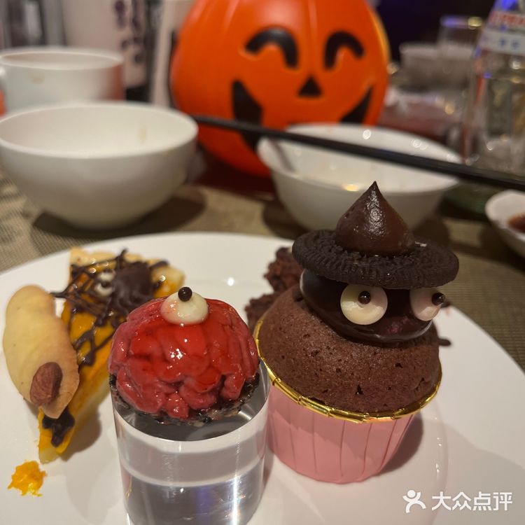 免费脸绘、DIY饼干、小丑互动、无限量大闸蟹…万圣节太好玩啦